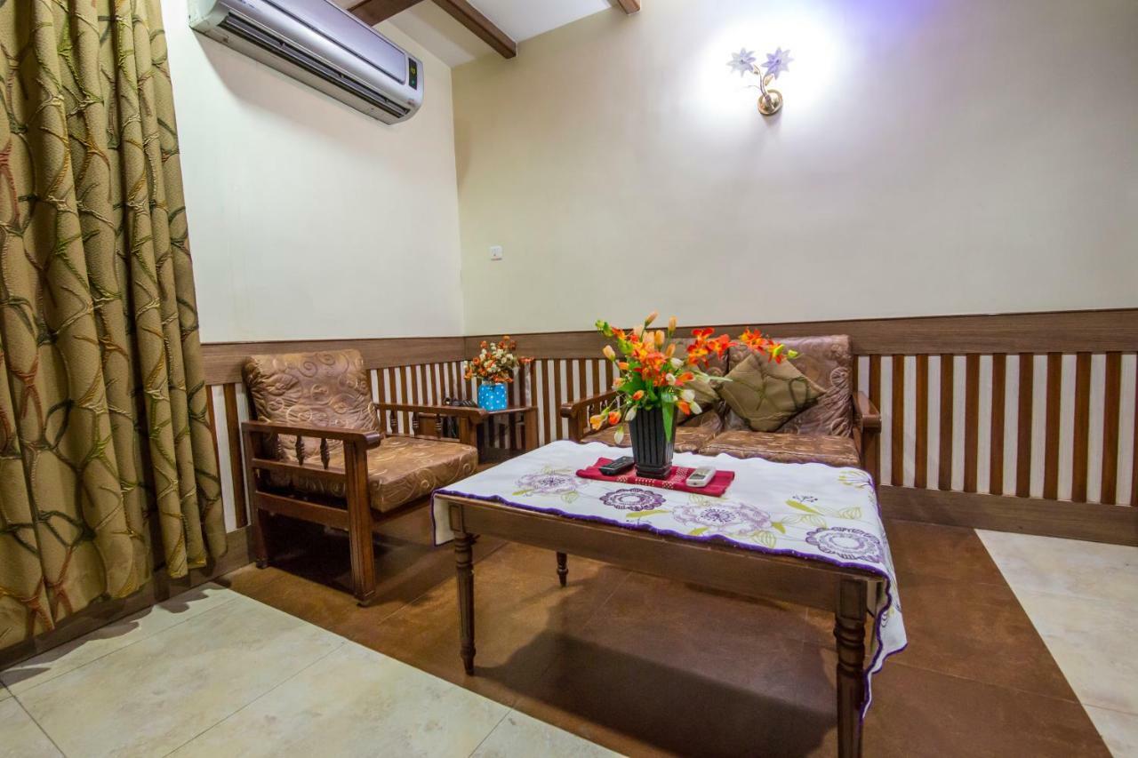 Hotel Aryaas Palayankottai Dış mekan fotoğraf