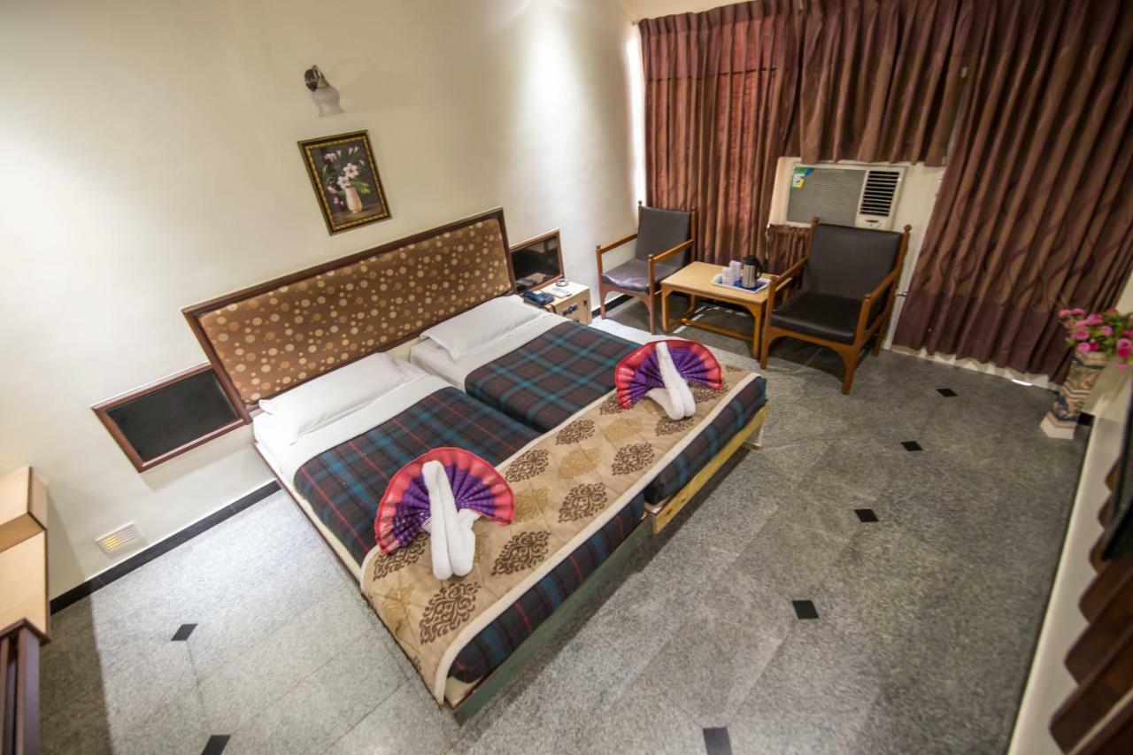 Hotel Aryaas Palayankottai Dış mekan fotoğraf