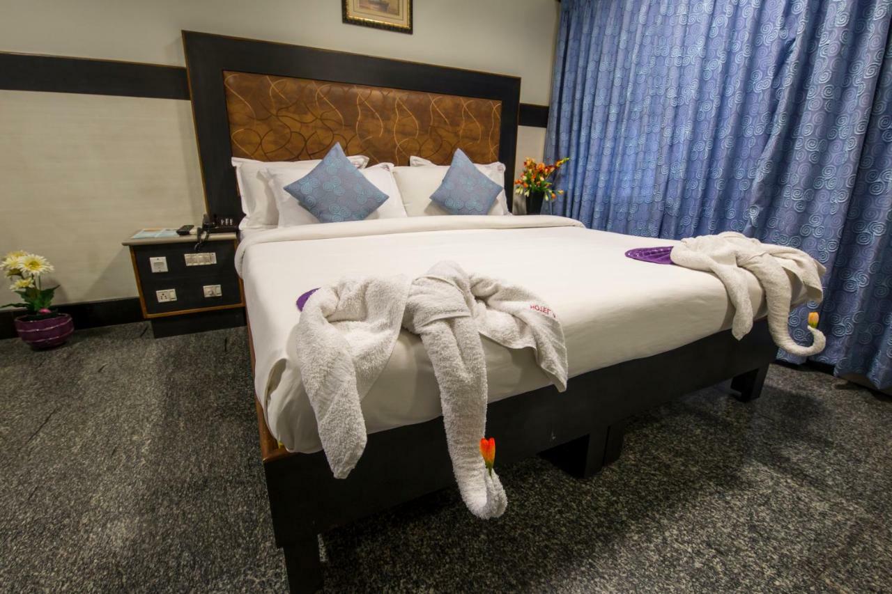 Hotel Aryaas Palayankottai Dış mekan fotoğraf