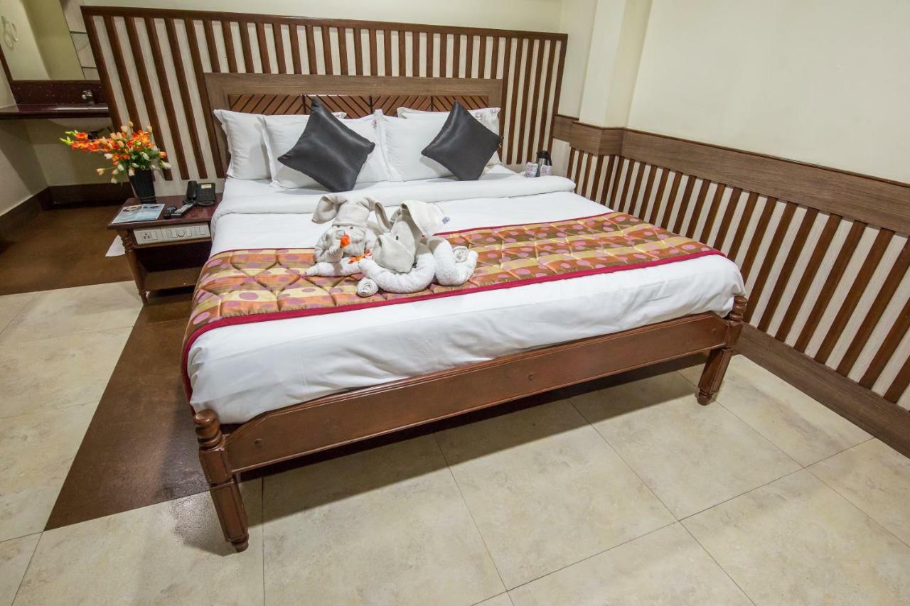 Hotel Aryaas Palayankottai Dış mekan fotoğraf