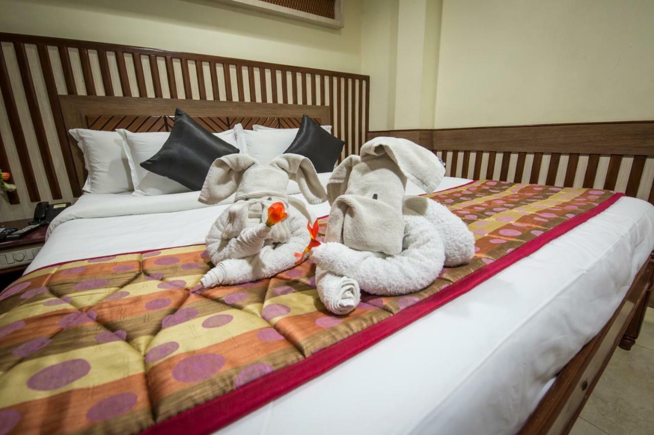 Hotel Aryaas Palayankottai Dış mekan fotoğraf
