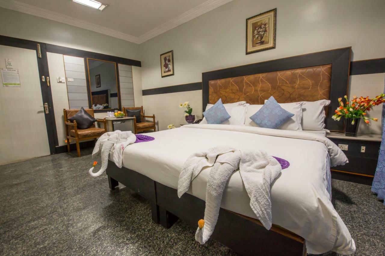 Hotel Aryaas Palayankottai Dış mekan fotoğraf