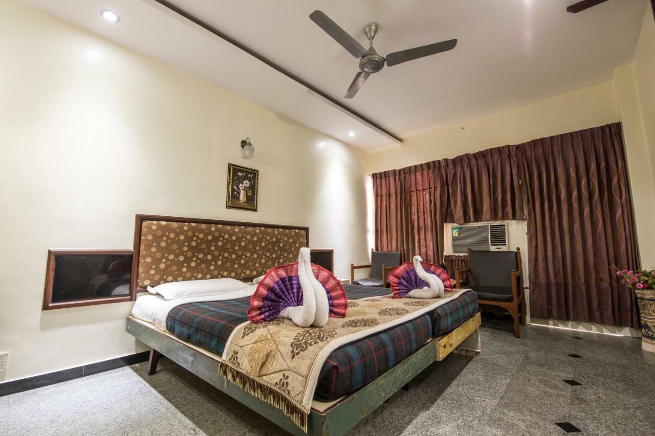 Hotel Aryaas Palayankottai Dış mekan fotoğraf