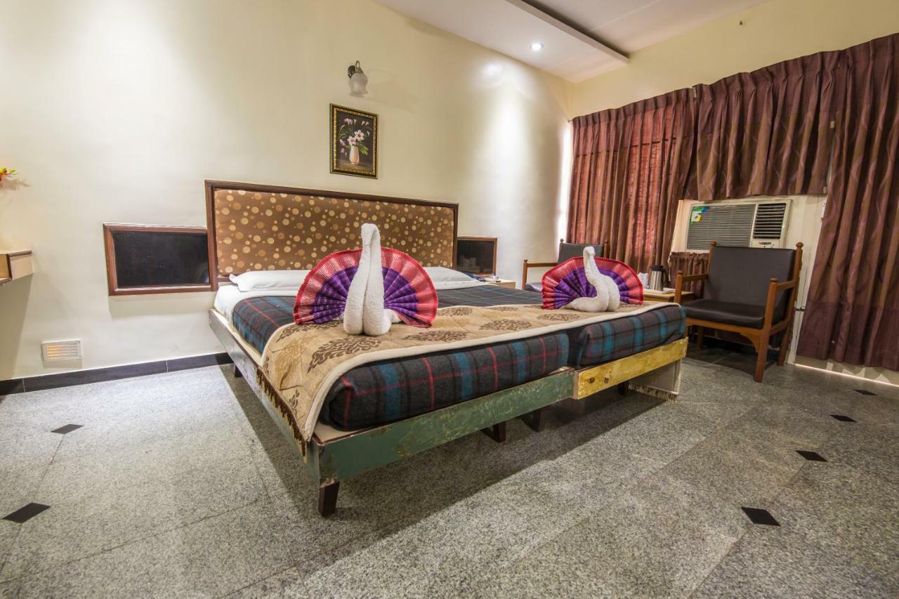 Hotel Aryaas Palayankottai Dış mekan fotoğraf
