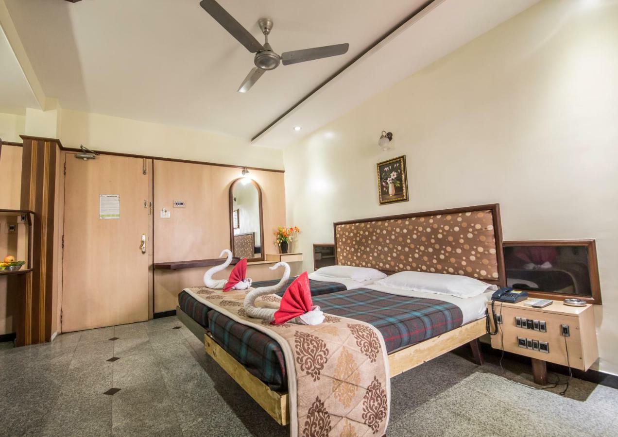 Hotel Aryaas Palayankottai Dış mekan fotoğraf