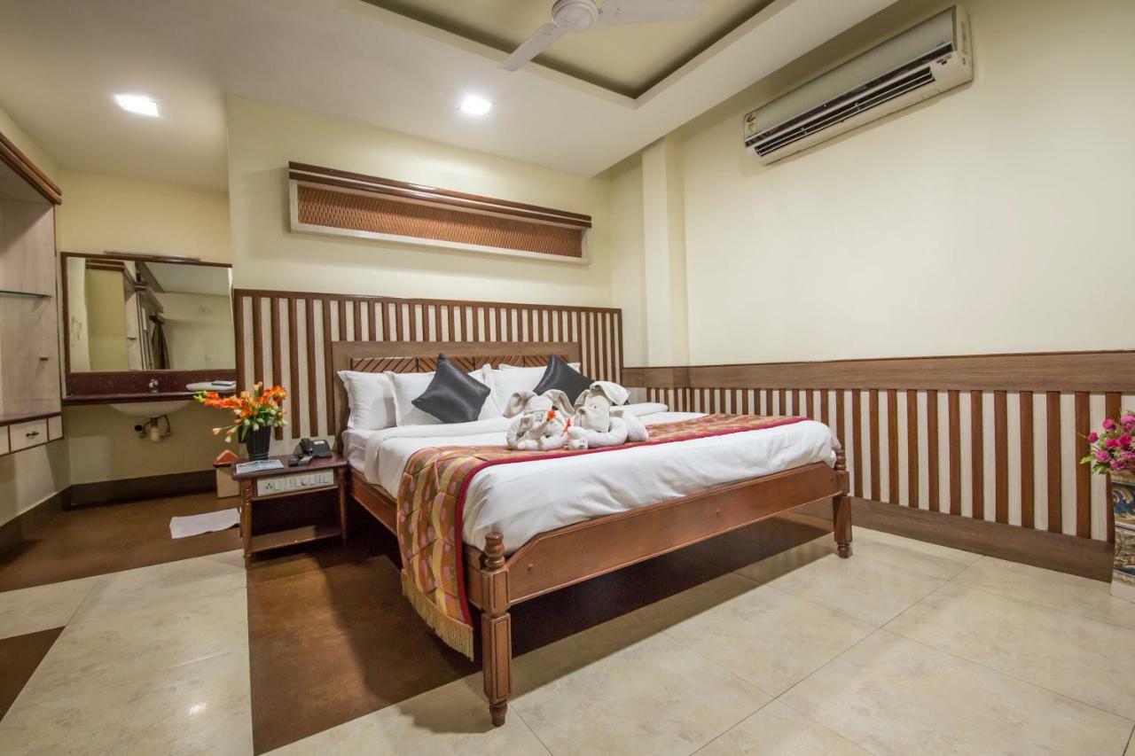 Hotel Aryaas Palayankottai Dış mekan fotoğraf