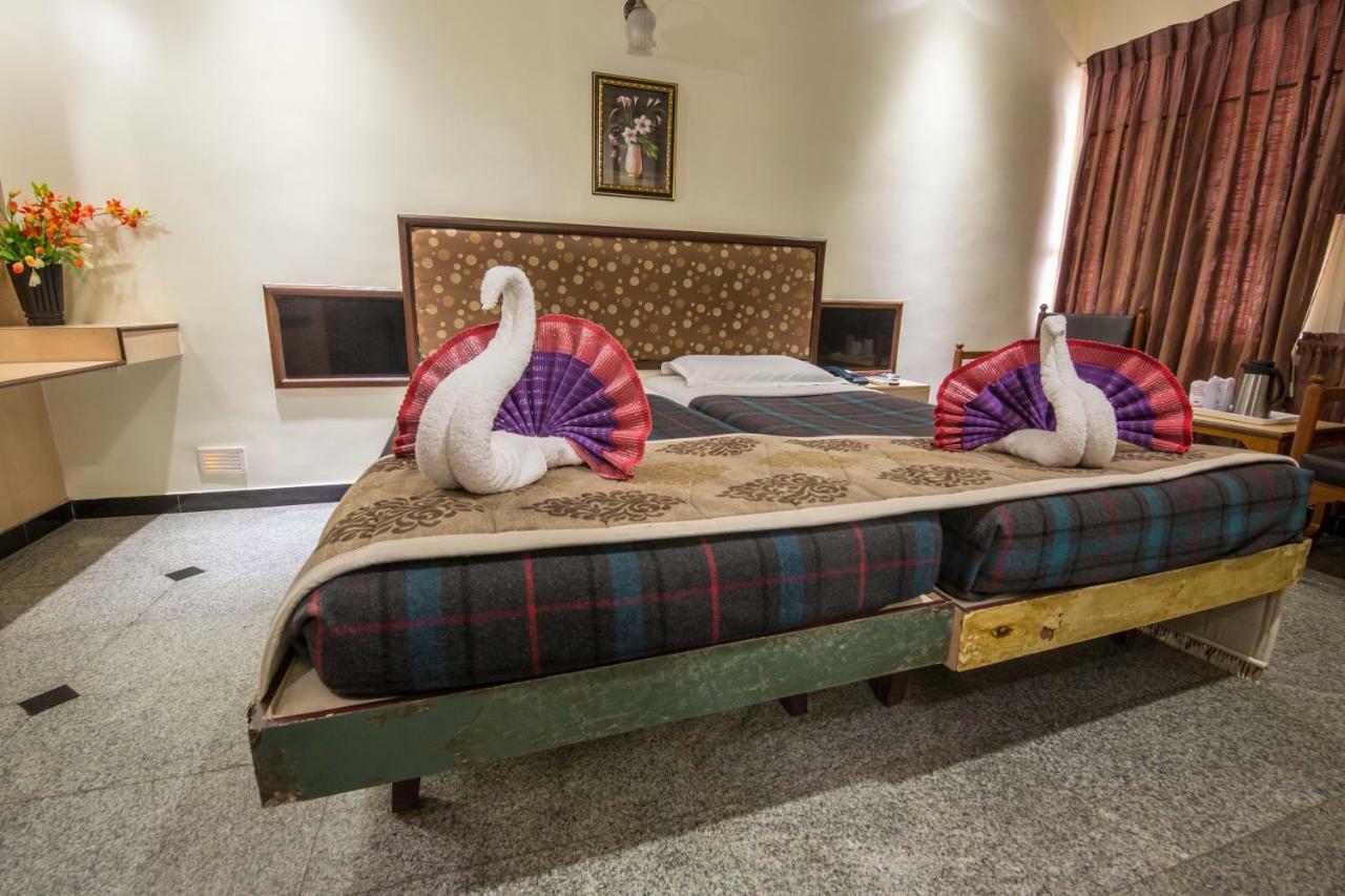 Hotel Aryaas Palayankottai Dış mekan fotoğraf