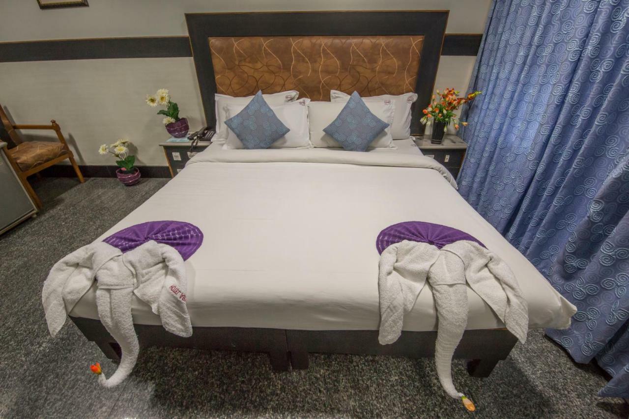 Hotel Aryaas Palayankottai Dış mekan fotoğraf